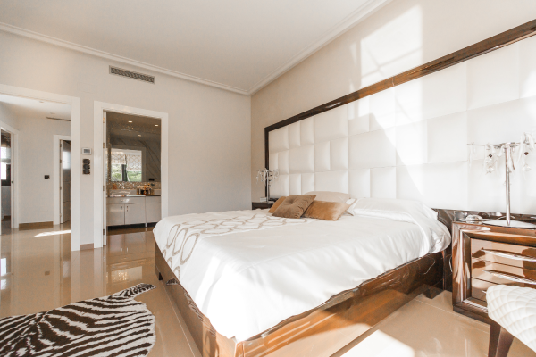 roomImg